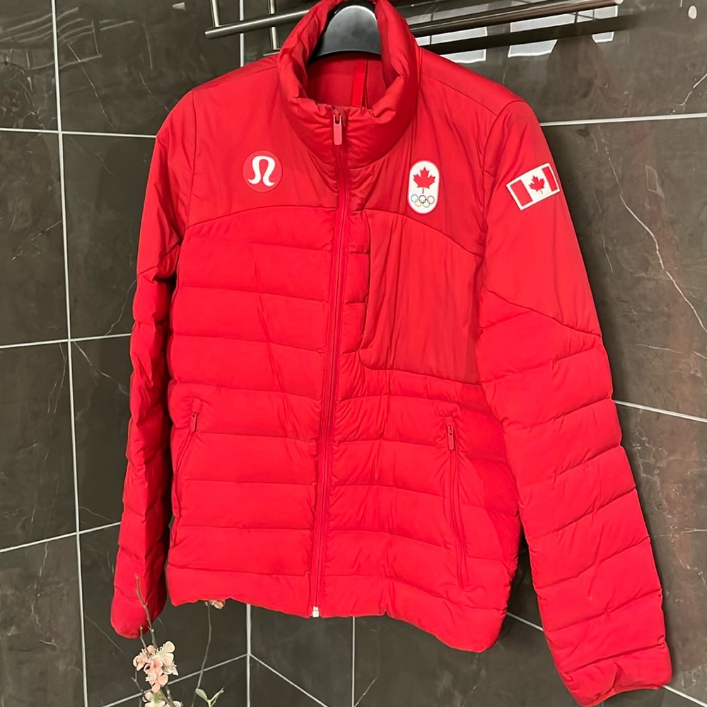 Lululemon Team Canada podium white goose down puffer jacket 🇨🇦🇨🇦🇨🇦